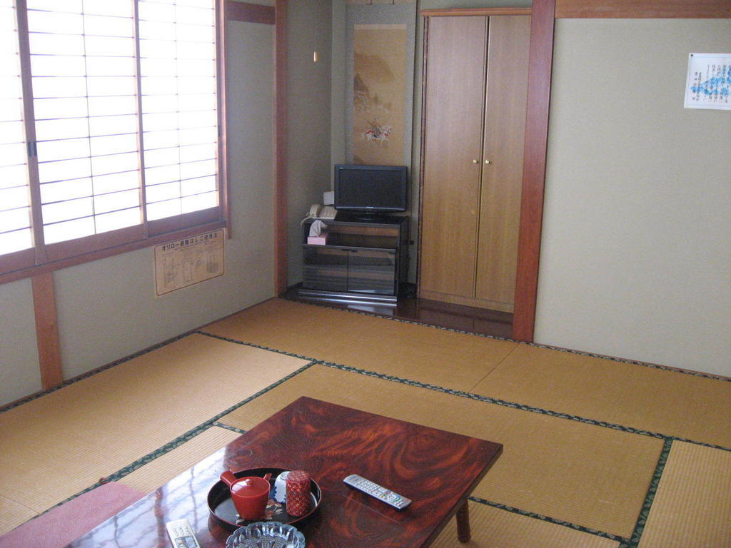 Hotel Ichifujiso Fujikawaguchiko Zimmer foto